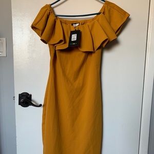 Mustard off shoulder dress✴️